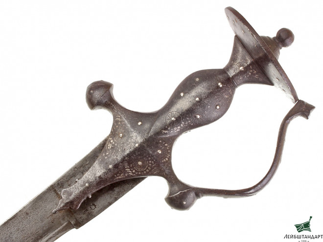 Традиционный талвар, изготовленный во второй половине XIX века.